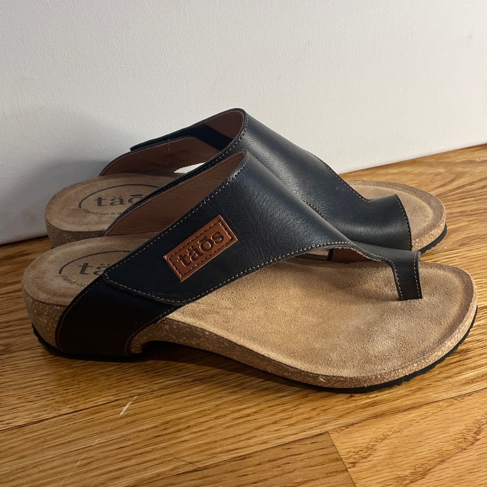 Taos Footwear Black and Tan Sandals
